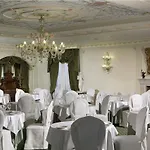 Grand Vanvitelli 4* كازيرتا
