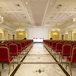 فندق Grand Vanvitelli كازيرتا