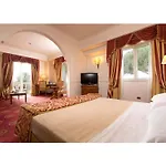 Grand Vanvitelli فندق 4*