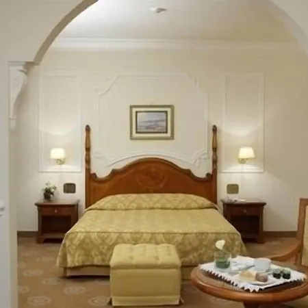 Grand Vanvitelli Hotel