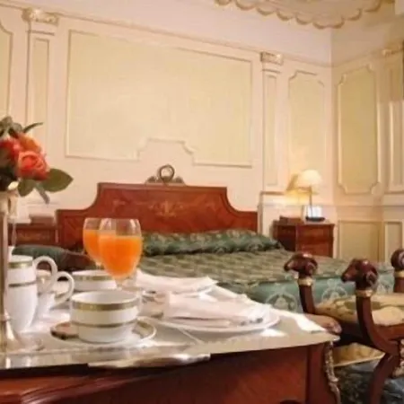Hotel Grand Vanvitelli 4*