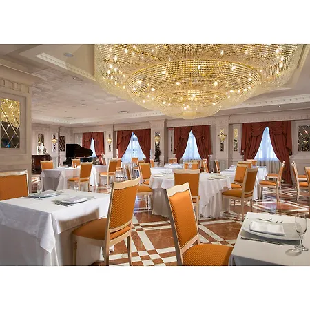 Grand Vanvitelli 4*
