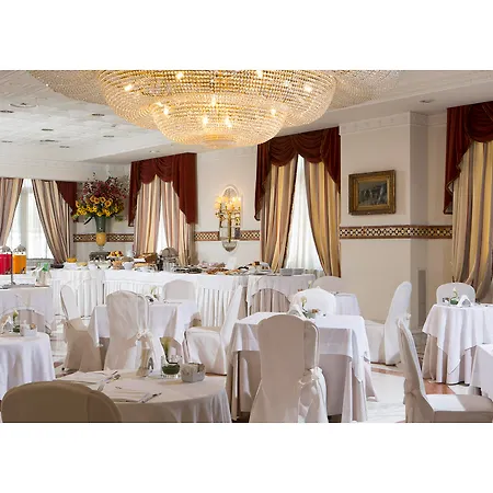 Grand Vanvitelli Hotel