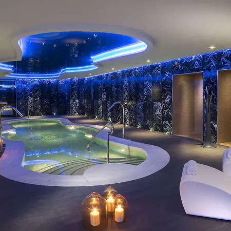 Grand Vanvitelli Hotel 4*