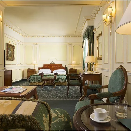 Hotel Grand Vanvitelli 4*