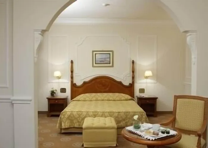 Grand Vanvitelli Hotel