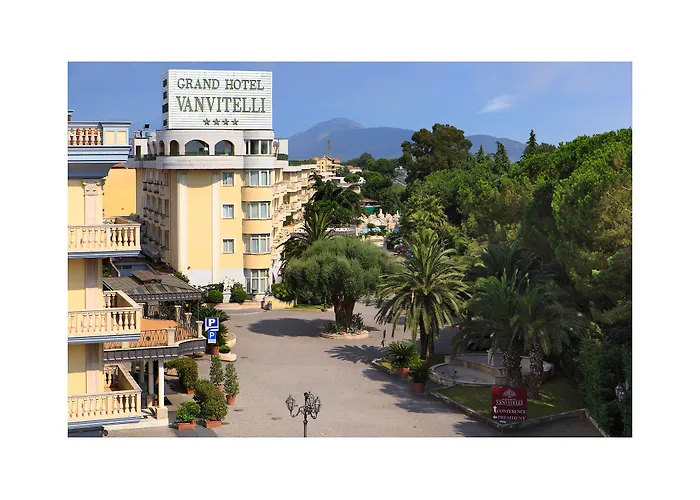 Grand Vanvitelli Hotell 4*