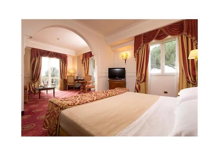 Grand Vanvitelli Hotell 4*